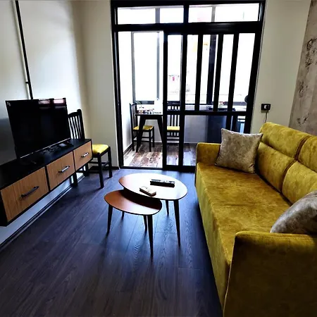 Stylish Studio In The Heart Of #3 Apartman Tirana